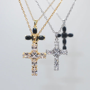 Leah Pendant Necklace