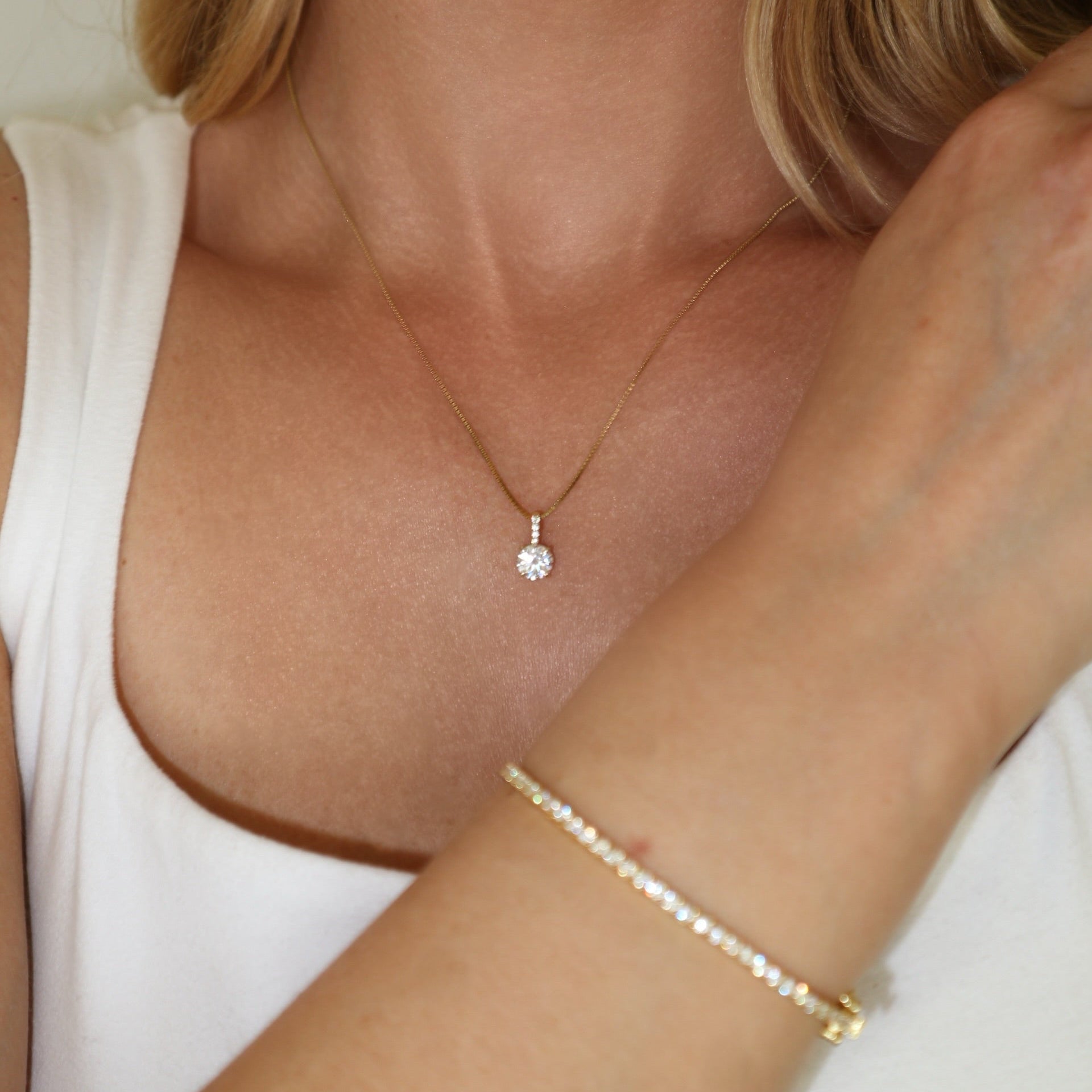 Elma Moissanite Pendant Necklace
