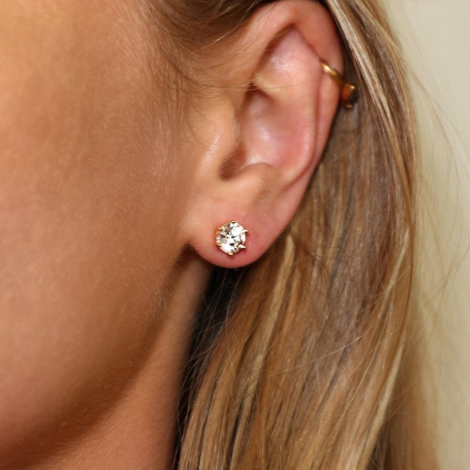Charlotte Moissanite Stud