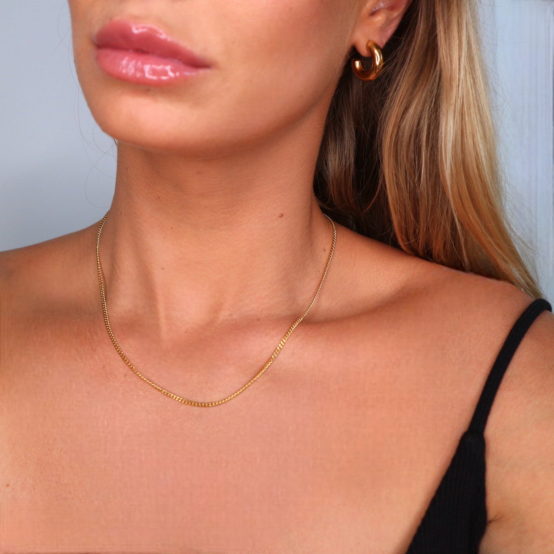 Chloe Petite Curb Necklace