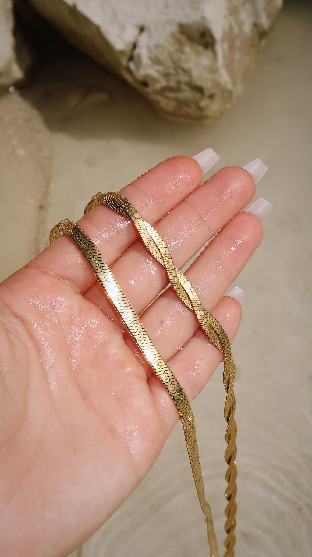 Hanna Herringbone Necklace