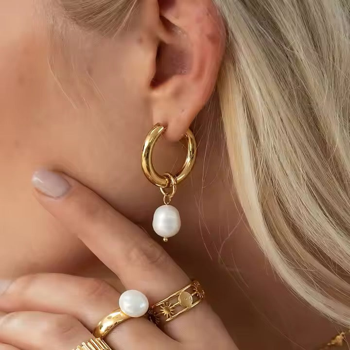 Laura Baroque Pearl Earrings