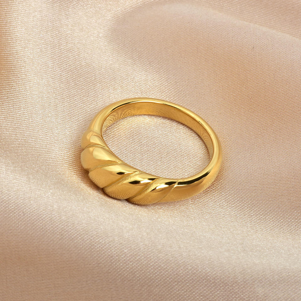 Veronika Croissant Ring