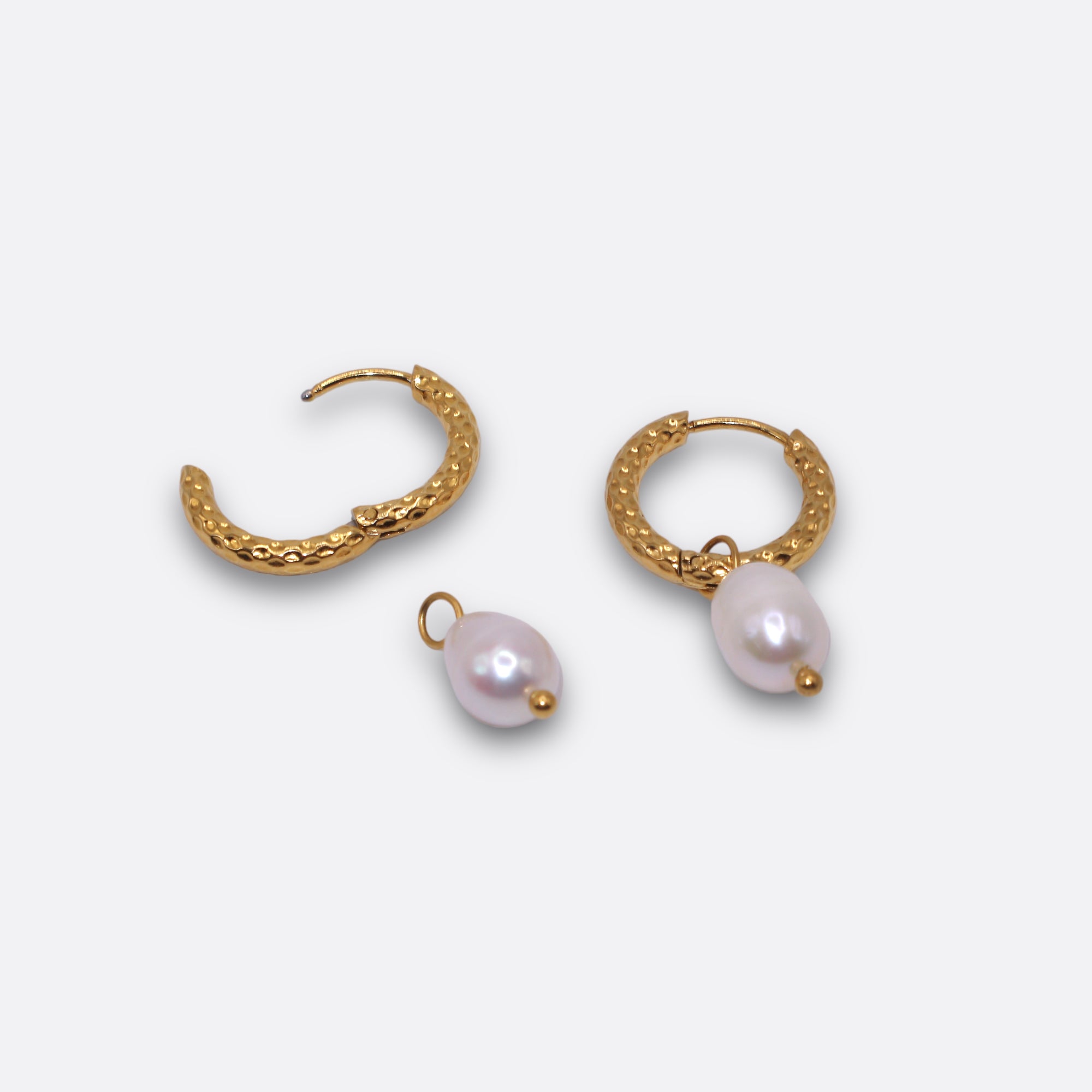 Liwen Baroque Pearl Huggie Earrings