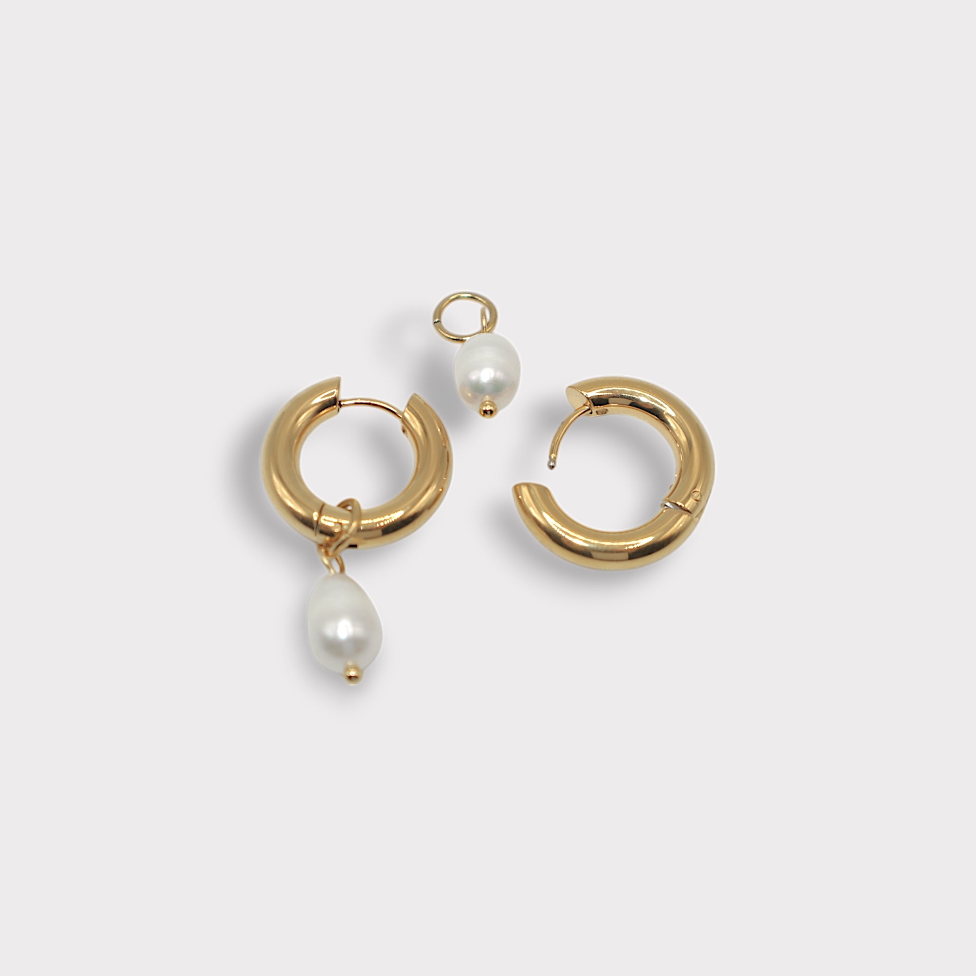 Laura Baroque Pearl Earrings