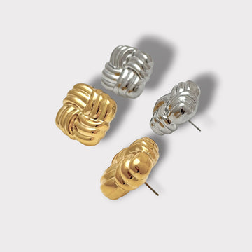 Violette Stud Earrings